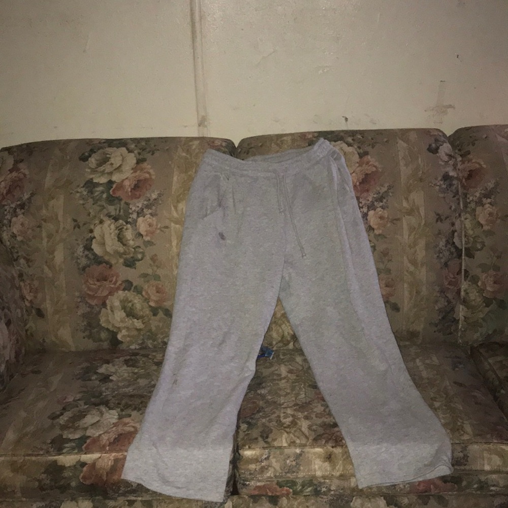 I’m selling these bc don’t want them never wore got them for a gift